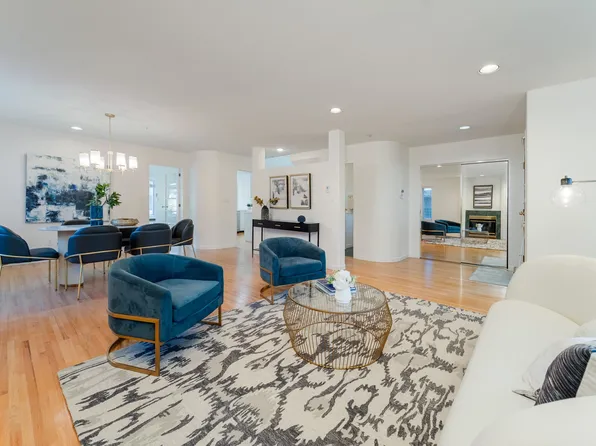 4682 W 14th Ave, Vancouver, BC V6R 2Y6