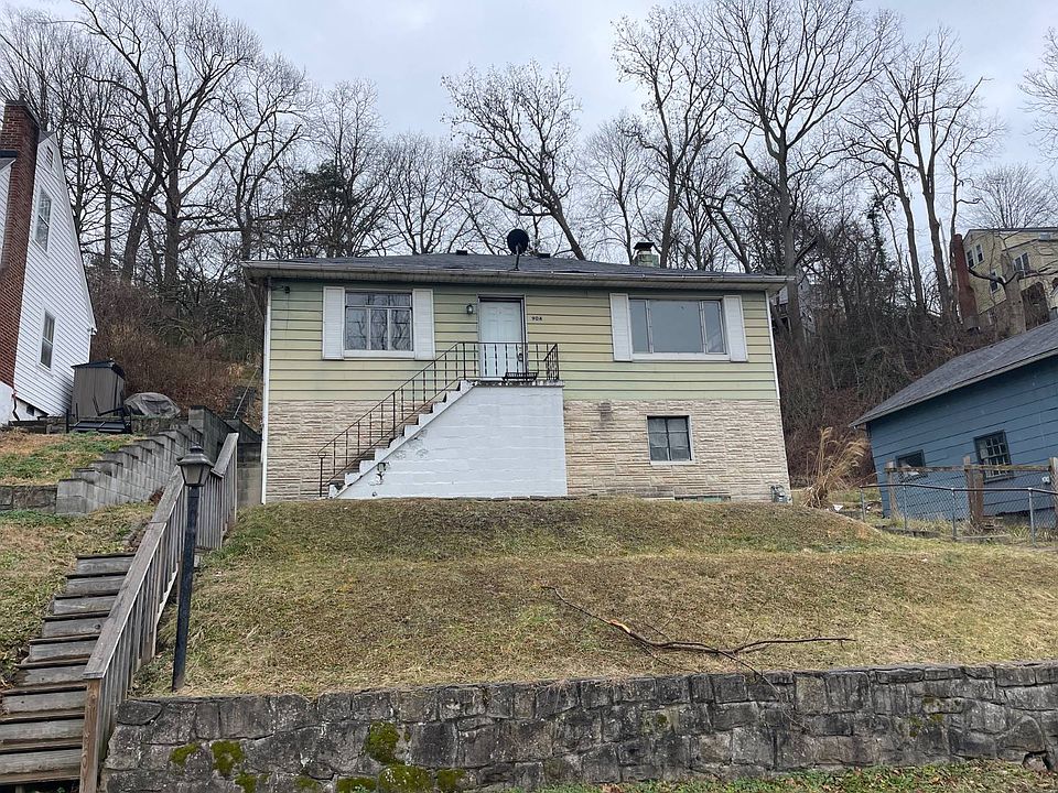 1st image of 904 Greenbrier St