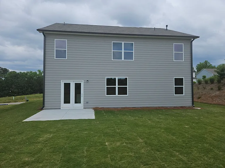435 Thompson Dr — Photo 12