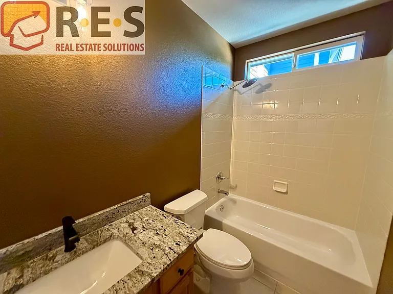 10761 Glengate Cir — Photo 17