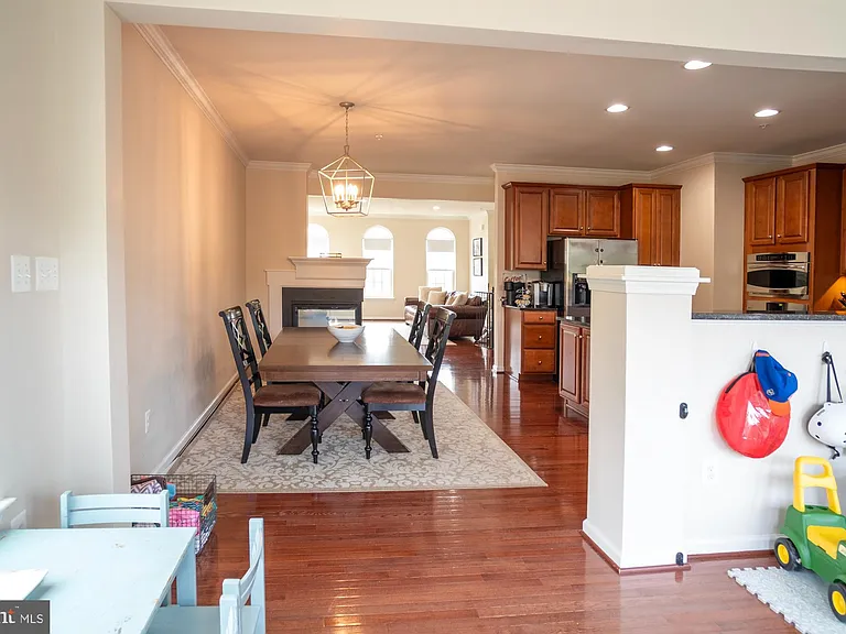 3827 Cullingworth Rd — Photo 7