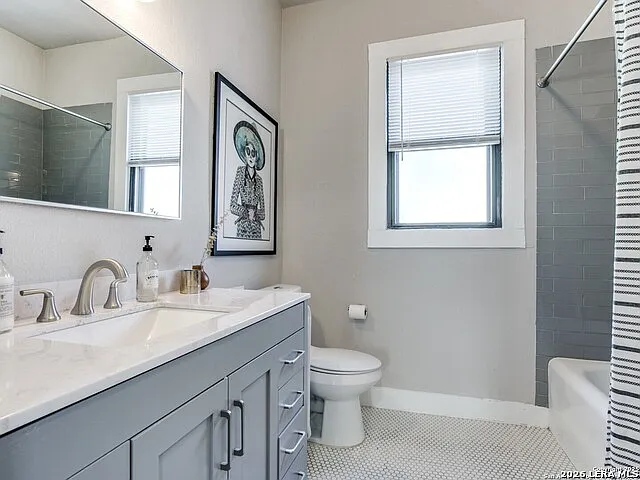 814 W Gramercy Pl — Photo 16
