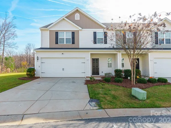 8127 Paw Club Dr, Charlotte, NC 28214