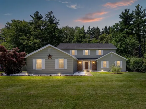 24 Deerpath Dr, New Hartford, NY 13413