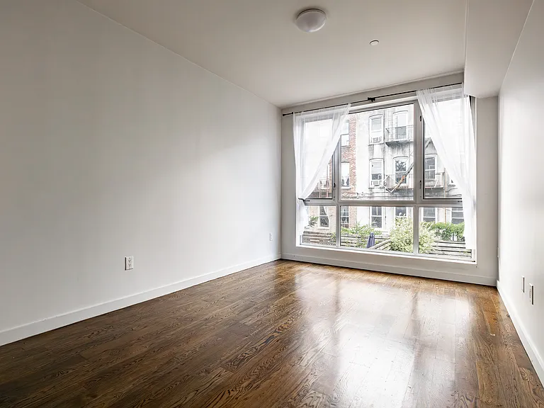 303 Cooper St #2B — Photo 7