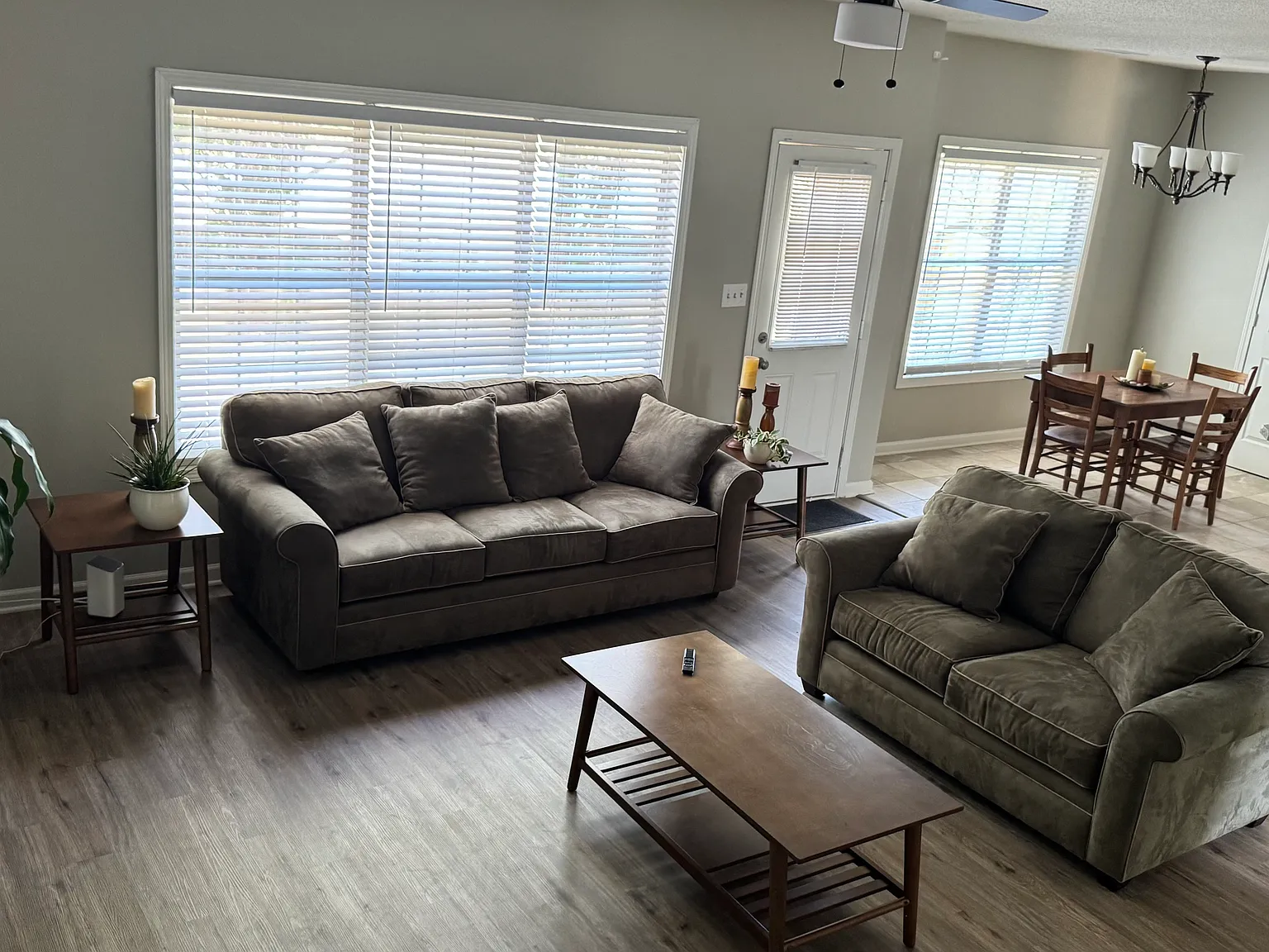 6 bed, 2236 sqft, $3,250 — Photo 3