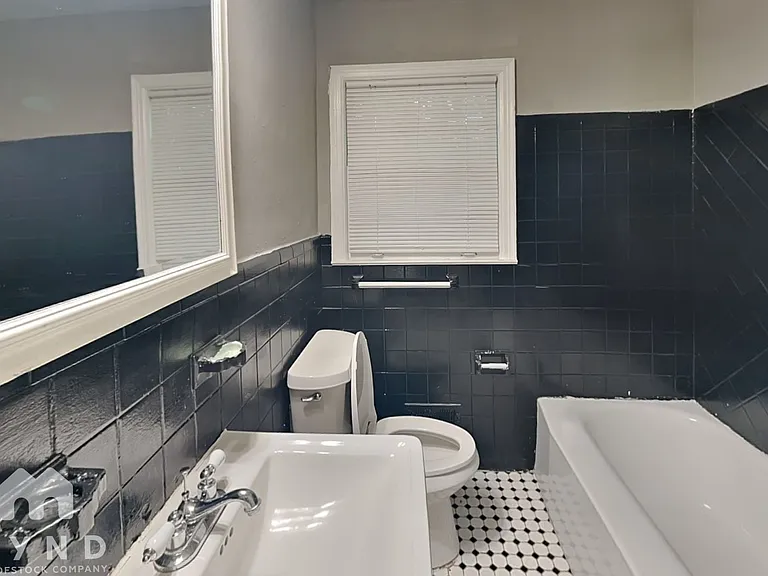 990 Lynhurst Dr SW — Photo 12