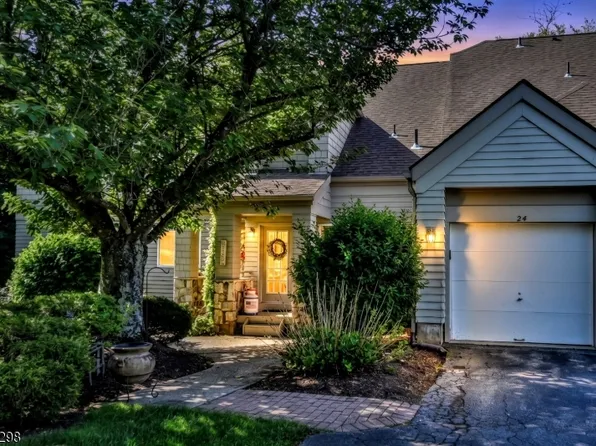 24 Harker Hill Dr, Hardyston Twp., NJ 07419