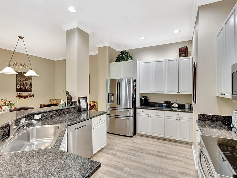 2941 Twin Oaks Way — Photo 5