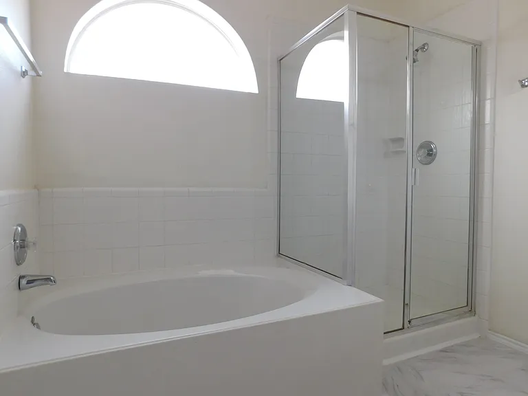 2701 Clark Dr — Photo 20
