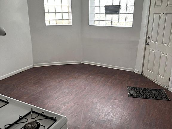 5th image of 4057 W 21st Pl Floor Basement