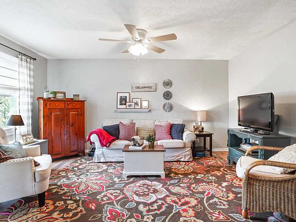 5th image of 209 Leawood Dr