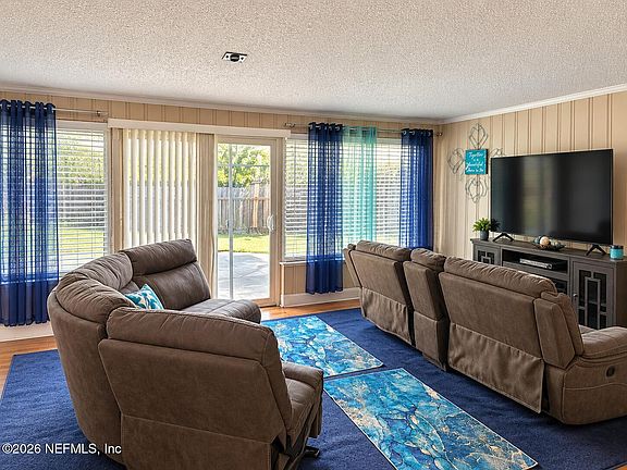 3rd image of 5414 FLORAL BLUFF Road
