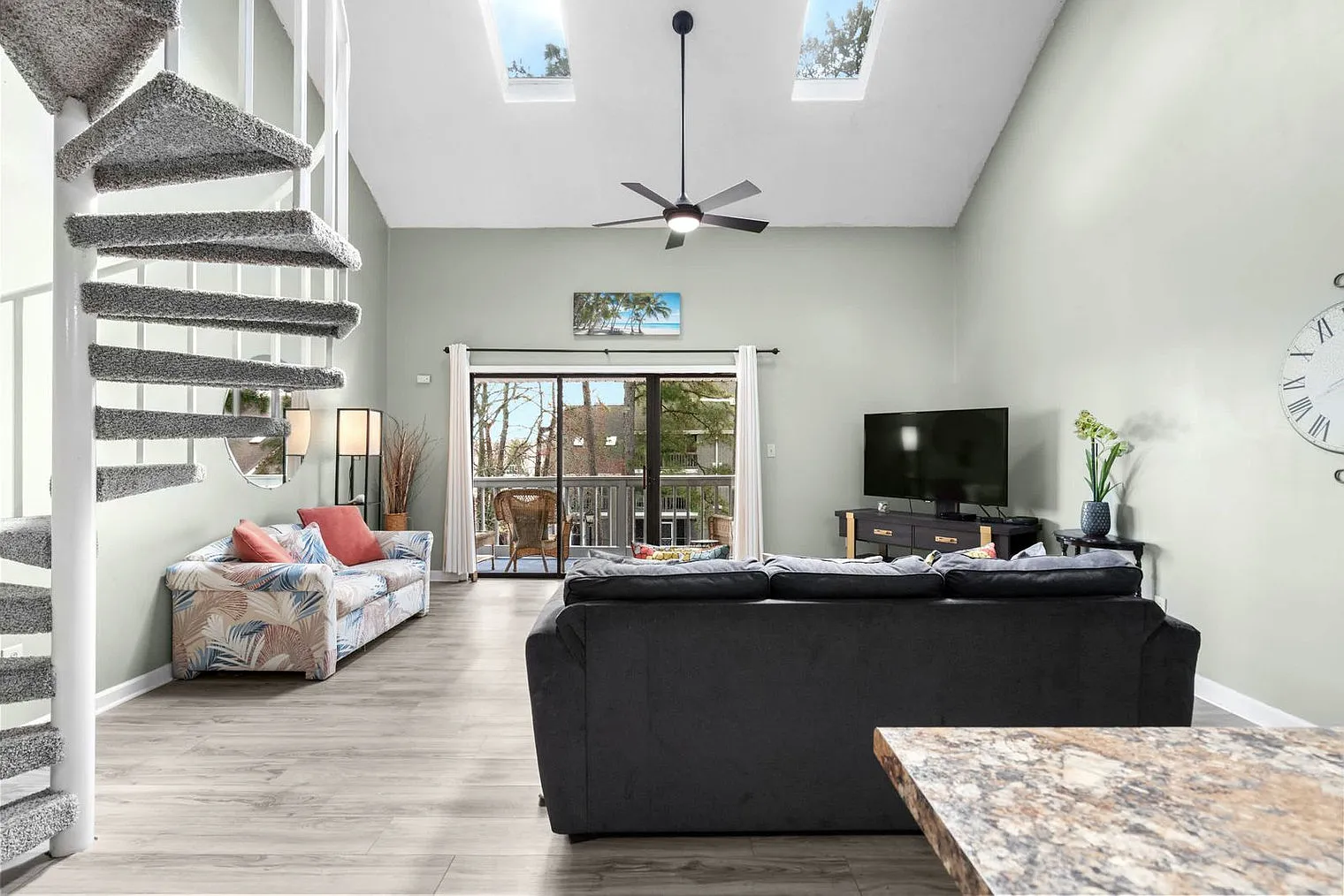 2 bed, 2.0 bath, 1194 sqft, $3,002 — Photo 2