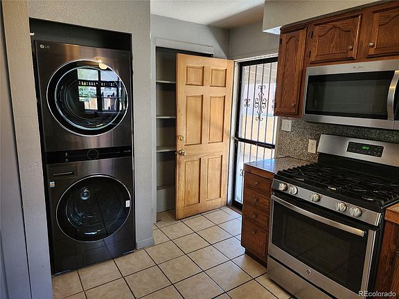 3rd image of 4520 W Gill Place