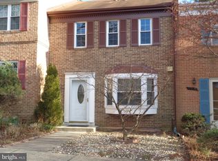 9903 Lakepointe Dr, Burke, VA 22015