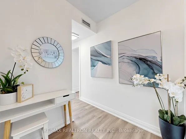 2 Anndale Dr #1602, Toronto, ON M2N 0G5