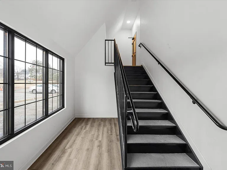 380 Broadview Ave #2 — Photo 19