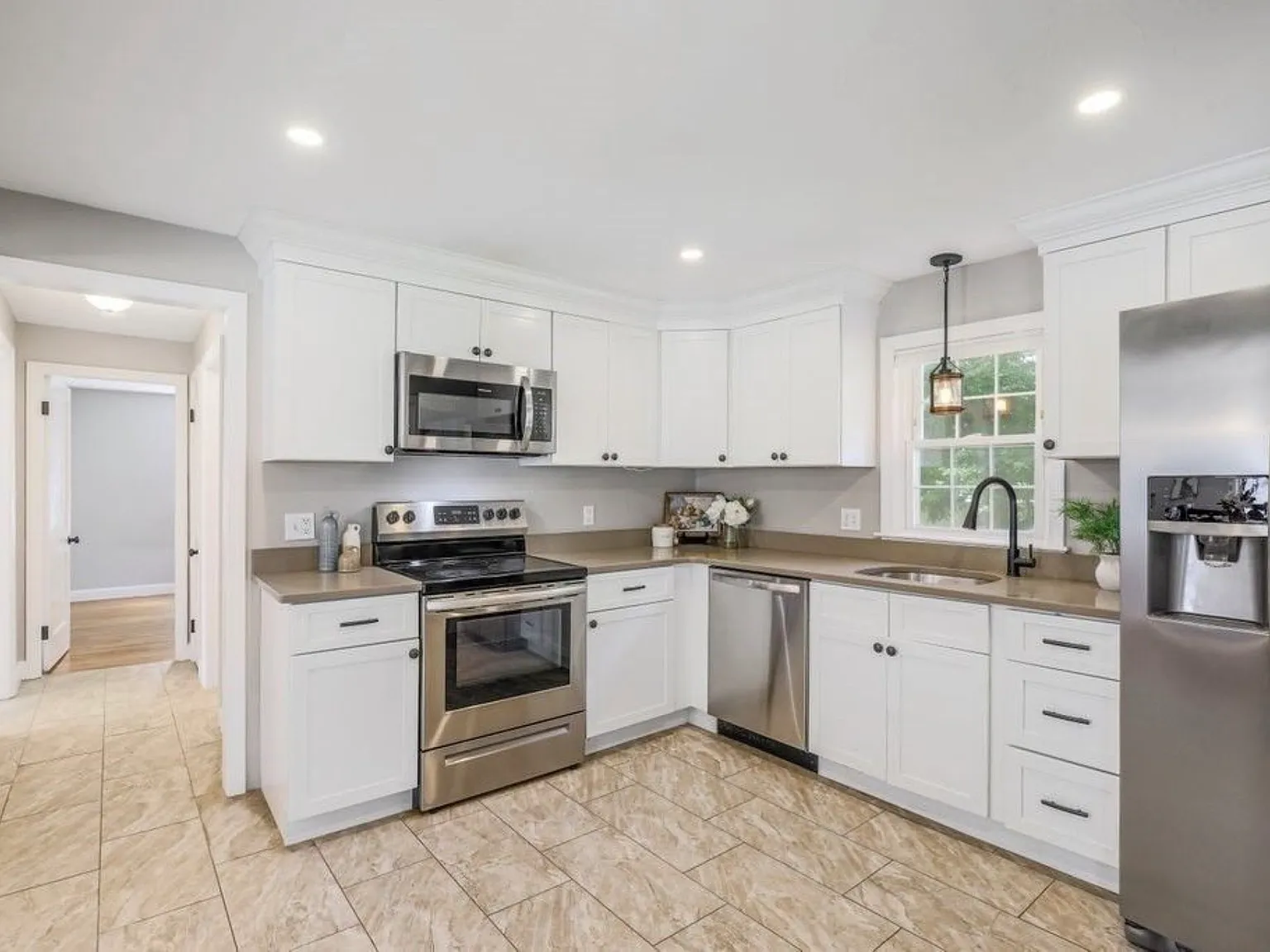 3 bed, 1550 sqft, $3,700 — Photo 4