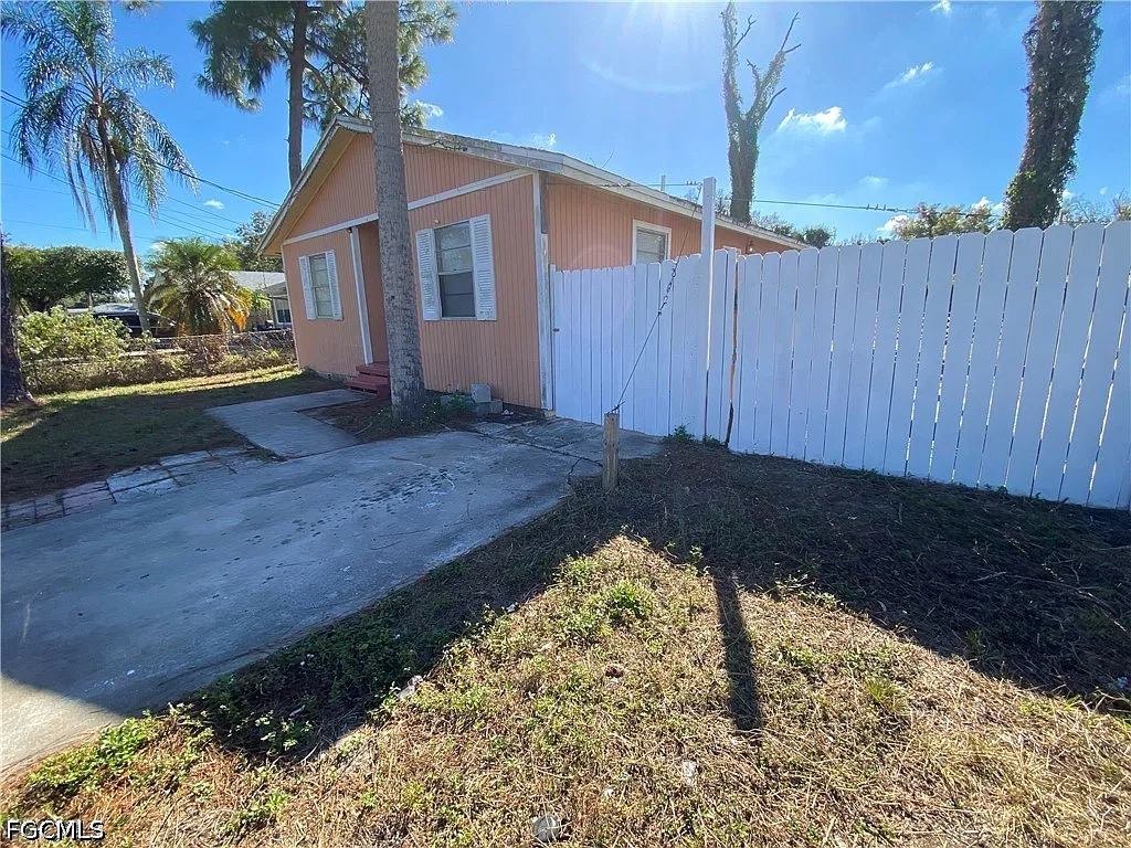 3 bed, 1.0 bath, 920 sqft, $1,195 — Photo 4
