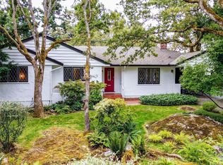 3539 Plymouth Rd, Oak Bay, BC V8P4X7