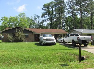 6419 Walnut St, Moss Point, MS 39563