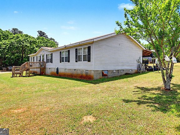 3rd image of 384 Colwell Rd