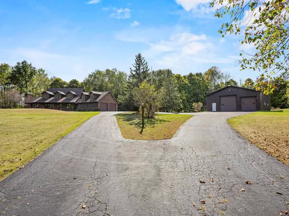 5804 North Ave, Denmark, WI 54208