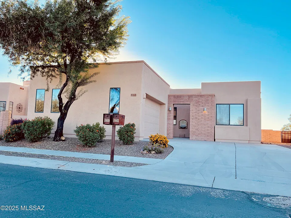 11626 N Moon Ranch Pl