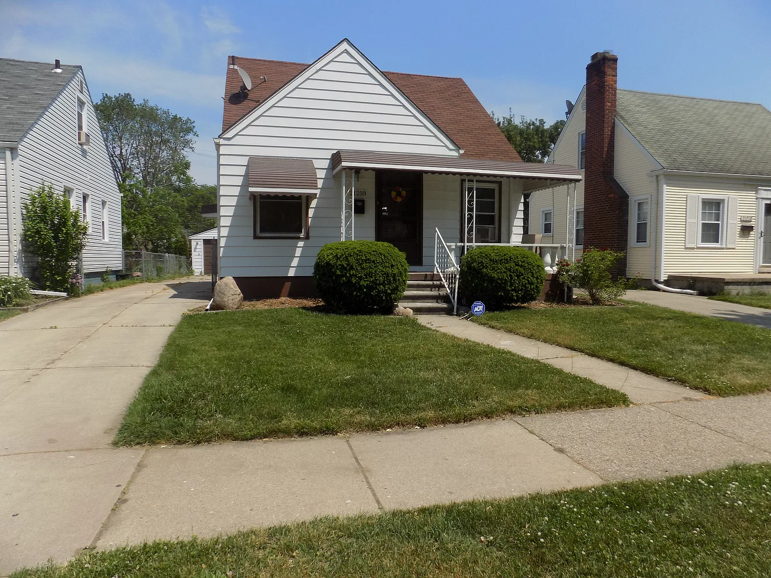21218 Beechwood Ave photo 1