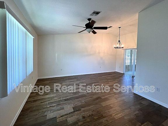3rd image of 1520 Coastal Pl