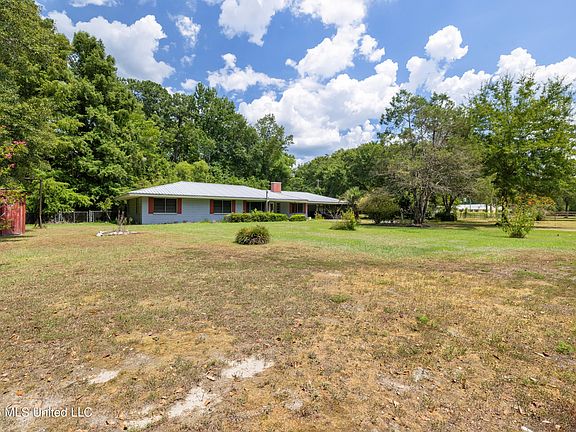 4th image of 324 Peps Point Rd