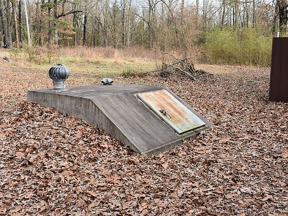 4th image of 426008 E 1960th Rd