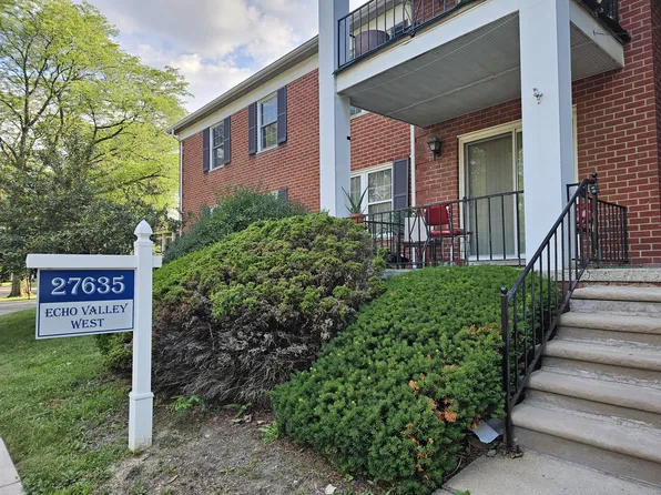 27635 W Echo Valley Unit 114, Farmington Hills, MI 48334