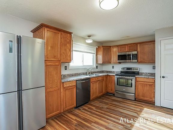 5th image of 2999 Maverick Dr