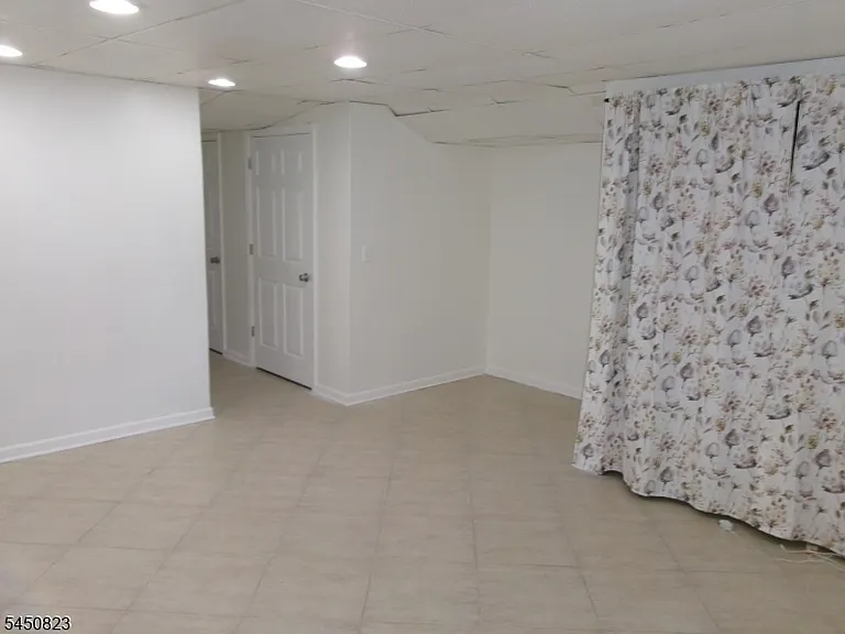 31 Victoria Dr — Photo 22