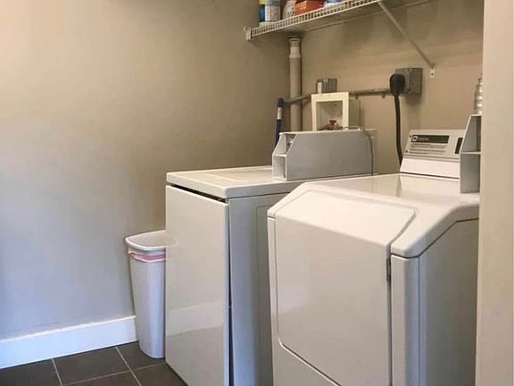 5th image of 178 Main St APT 1