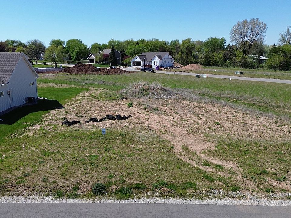 1st image of Goldfinch Dr #12