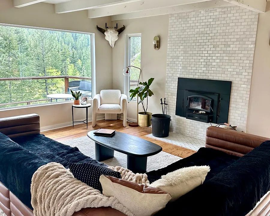 2nd image of 781 Spring Ln