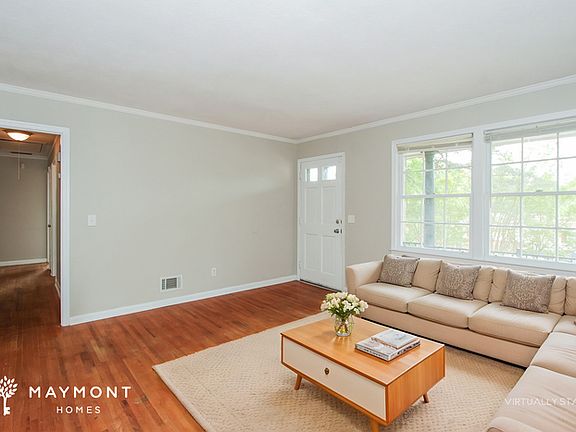 4th image of 305 Shoreditch Dr