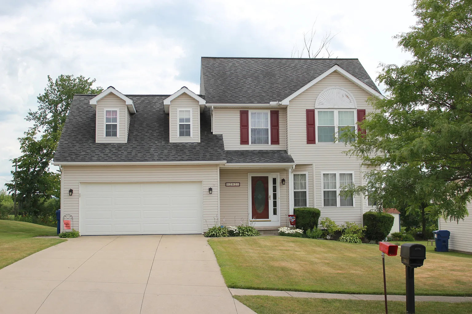 2921 Valley View Cir photo 1