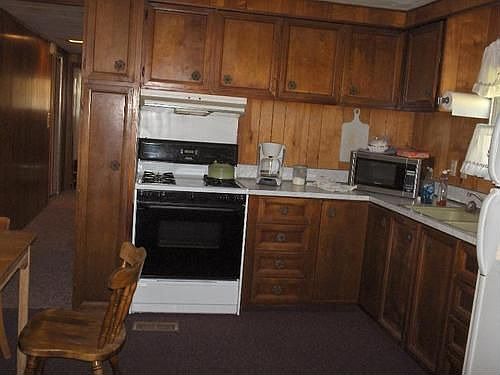 4th image of 600 S Oak St