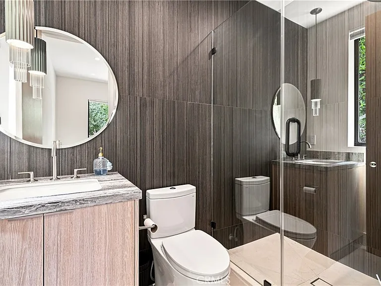 13944 Valleyheart Dr — Photo 24