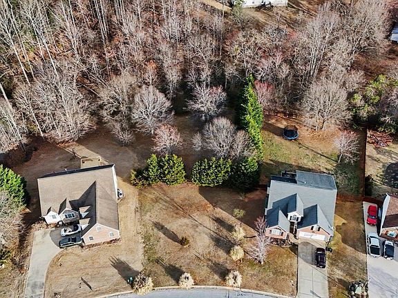 4th image of 408 Winding Brook Ct
