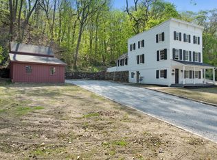 180 Main St, Roslyn, NY 11576