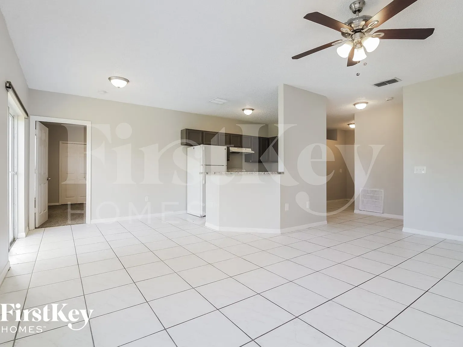 4 bed, 2.0 bath, 1300 sqft, $1,595 — Photo 3