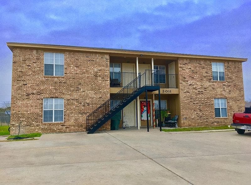 1st image of 3011 Cantabrian Dr APT B