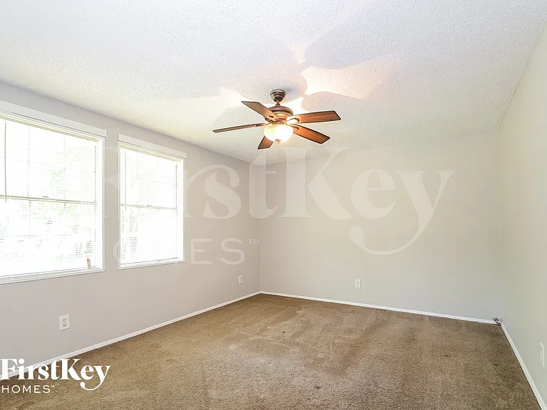 2536 Oak Leaf Ln — Photo 7