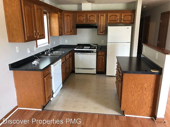 5th image of 2403 N Gale St
