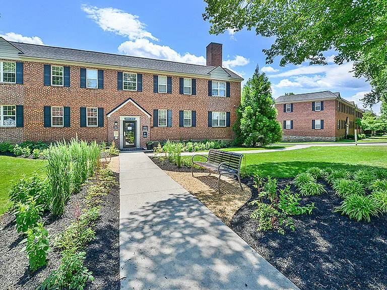The Villas at Bryn Mawr Apartment Homes — Photo 31